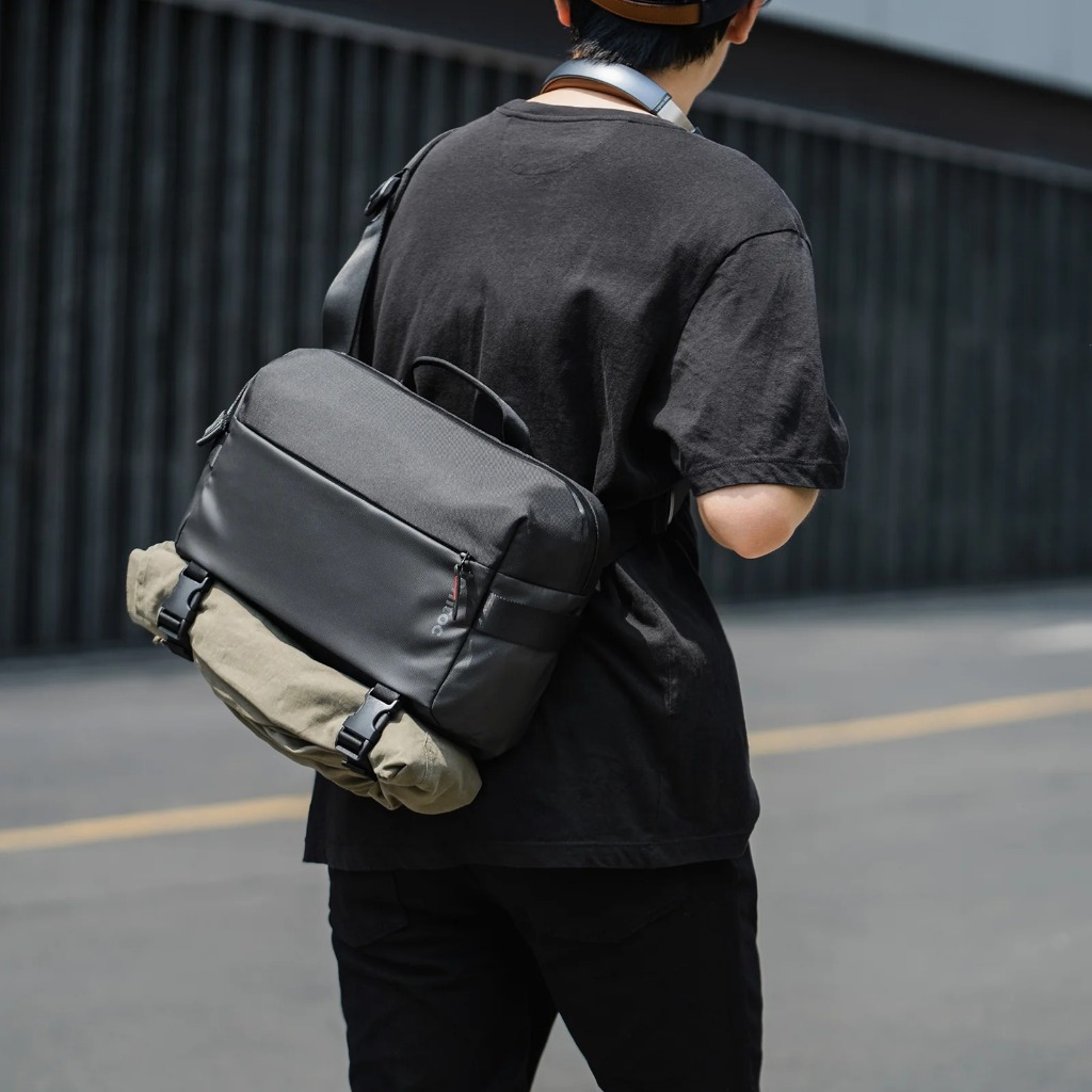 Túi đeo chéo Tomtoc Lightweight Sling Bag 13 inch/14 inch T21 chính hãng, nhiều ngăn, kháng nước | BigBuy360 - bigbuy360.vn