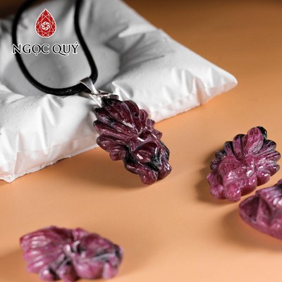 Mặt dây chuyền hồ ly đá ruby Nam Phi - Ngọc Quý