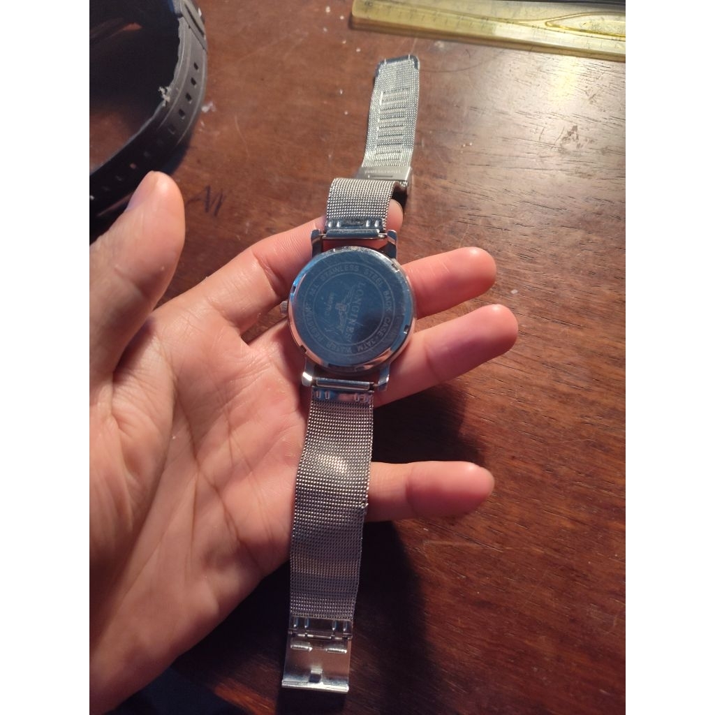 đồng hồ nhật bãi longines hoạt động bình thường về chỉ hay pin