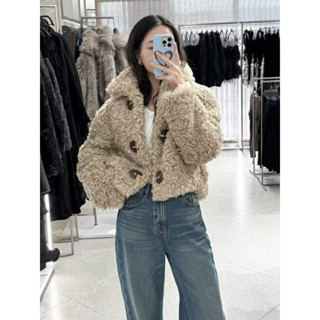 (HÀNG SẴN) Áo Khoác Ấm Dài Tay Lông Cừu Xoăn Màu Nâu Khuy Da Form To Bồng