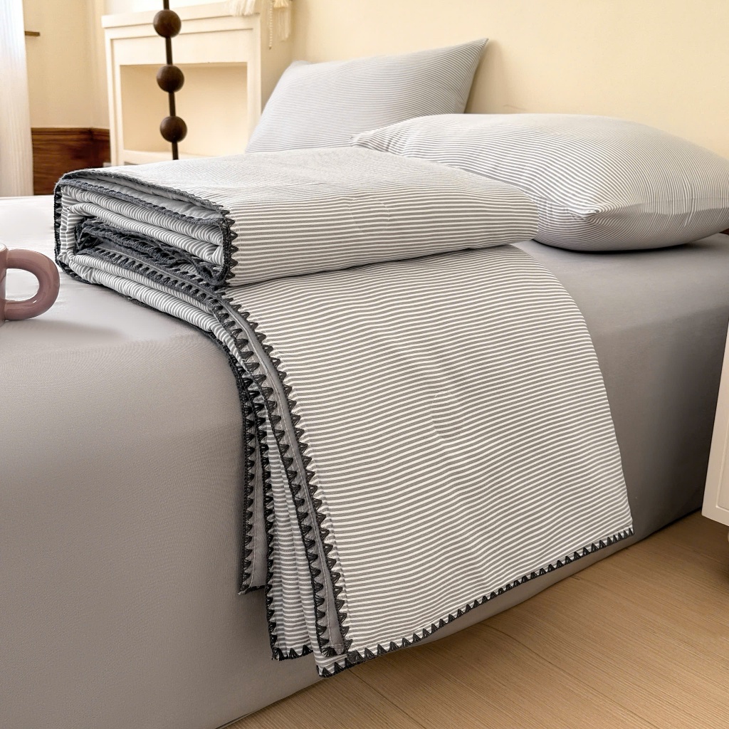 Bộ Chăn Hè Ga Gối 5 Món Cotton Đũi Hello – Chăn Chần Bông, Phong Cách Young Style, Kẻ Đơn Giản