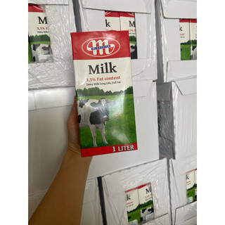 1 thùng 12 hộp sữa tươi Mlekovita