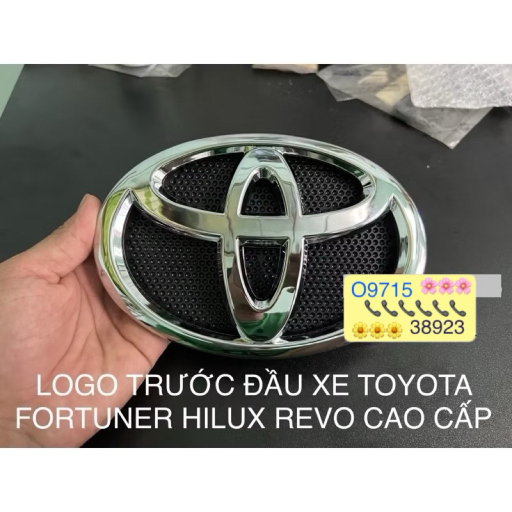 LOGO TRƯỚC ĐẦU XE TOYOTA HILUX FORTUNER HÀNG ĐẸP