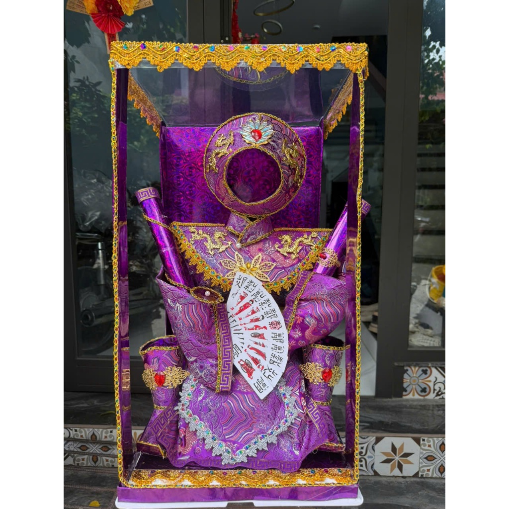 Tráp mã dâng Ông Hoàng Bảy