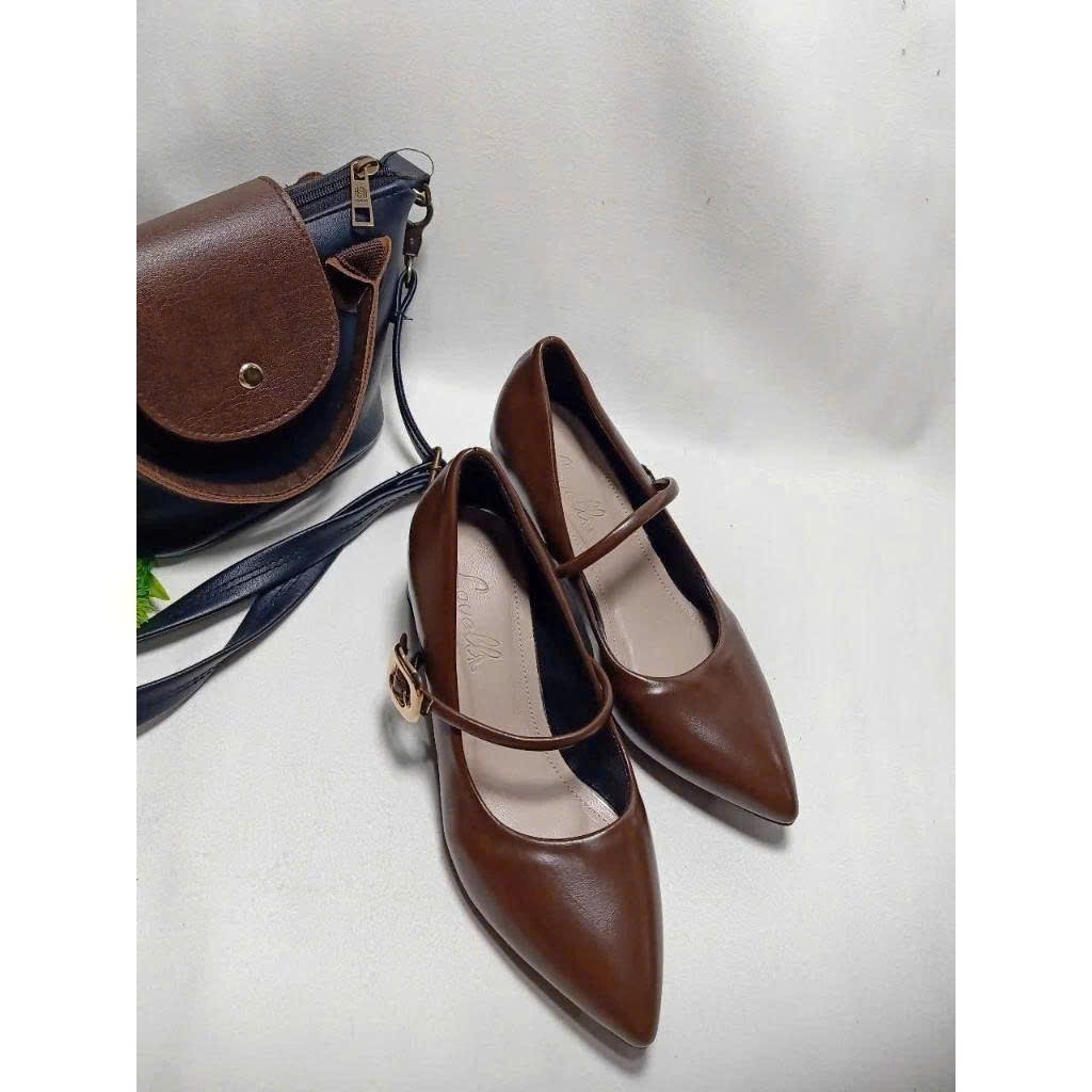 Giày quai ngang mũi nhọn đế vuông 5cm sang trọng | BigBuy360 - bigbuy360.vn