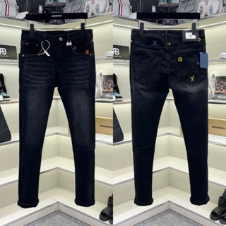  Quần Bò Nam Đen Nhăn Le Vờ Bản 4 Cúc Đen Phối Chữ In Sắc Nét 