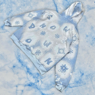 Áo Hoodie “THVLDLCSTMHNDMD SNOWDOWN HOODIE”