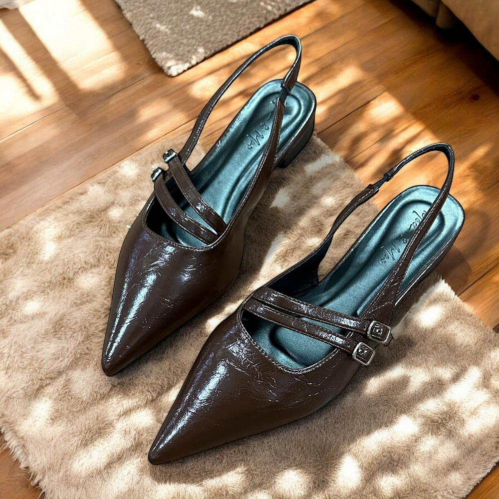 Giày sục mũi nhọn hai quai chéo