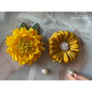 Tặng kèm hộp- Hoa cài áo hoa cúc cách điệu