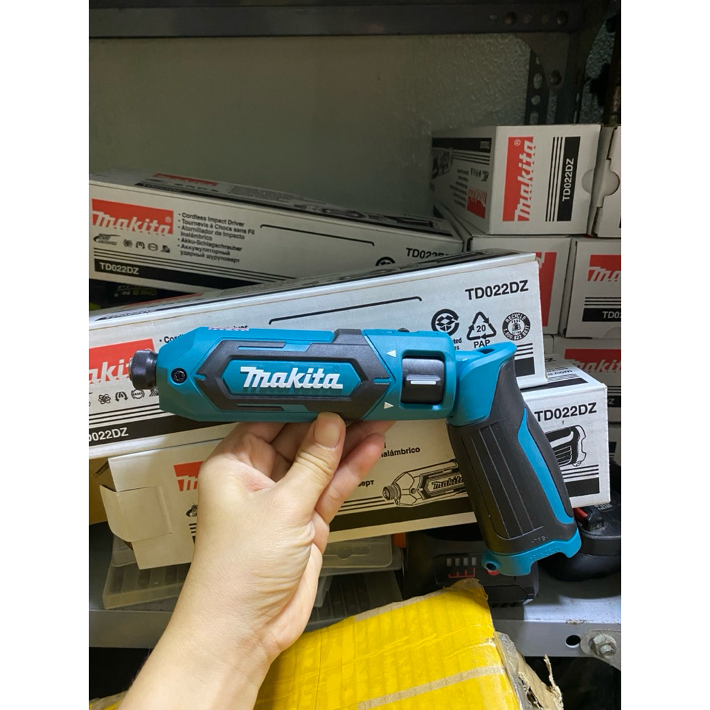 Vít gập Makita TD022D- new hãng full hộp.Hệ có búa có điều tốc Ae nhé