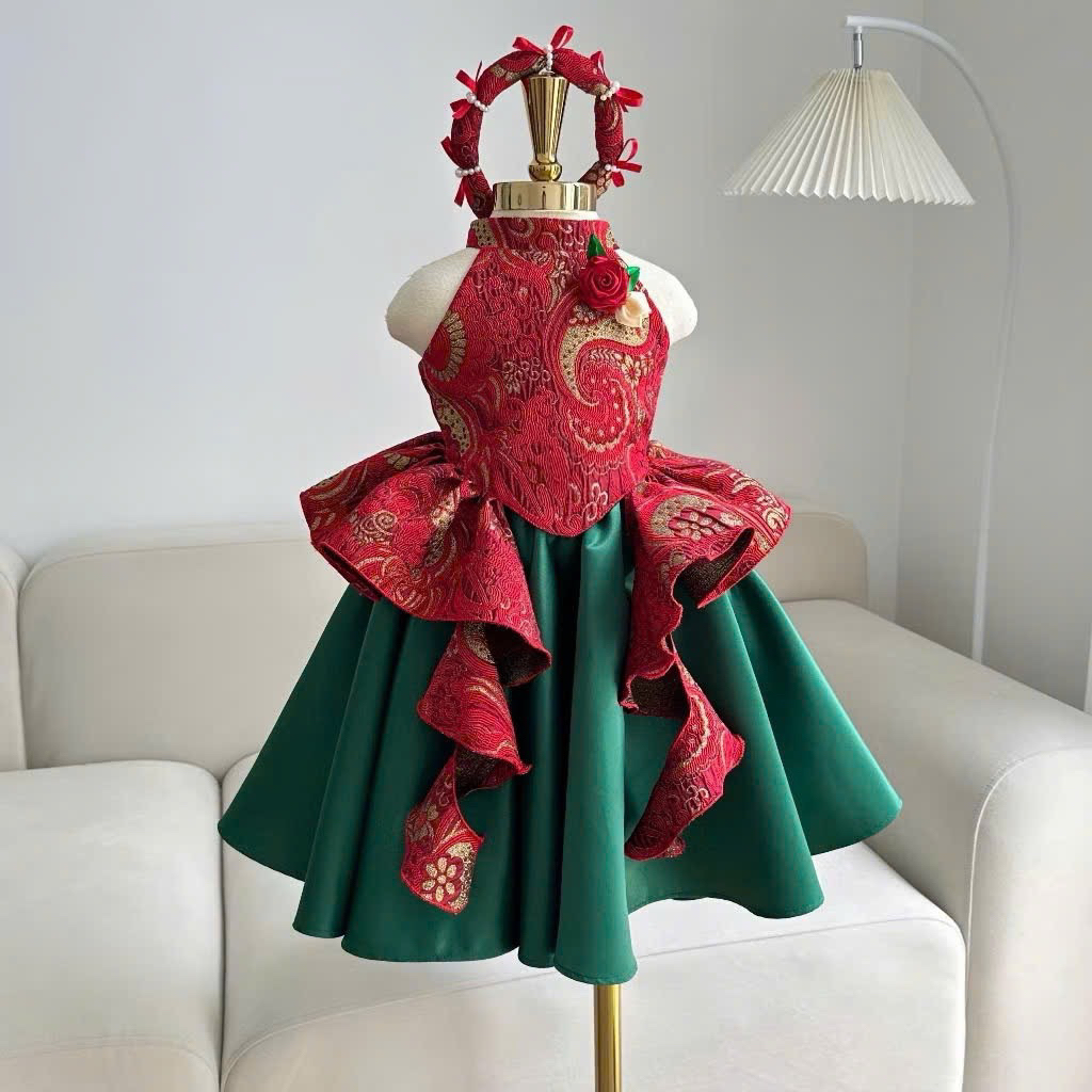   Tặng Vấn  Set yếm Tết 2026 cho bé gái yếm gấm họa tiết vạt dài uốn lượn kèm chân váy tùng xòe 