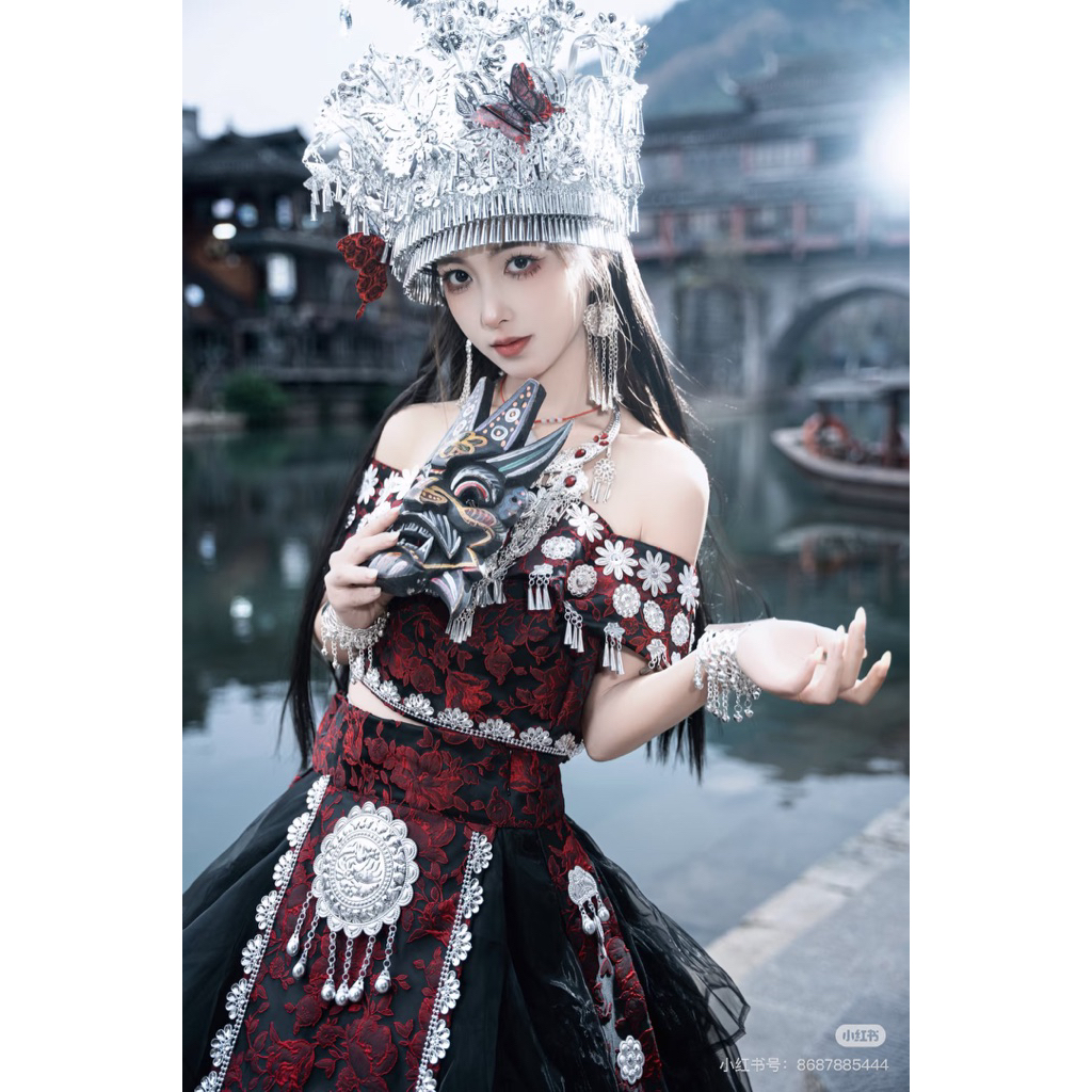 Set miêu cương trễ vai mẫu mới đỏ đen ( sẵn )