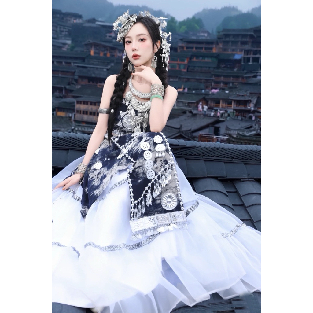 Trang phục miêu cương đen trắng mới ( sẵn )