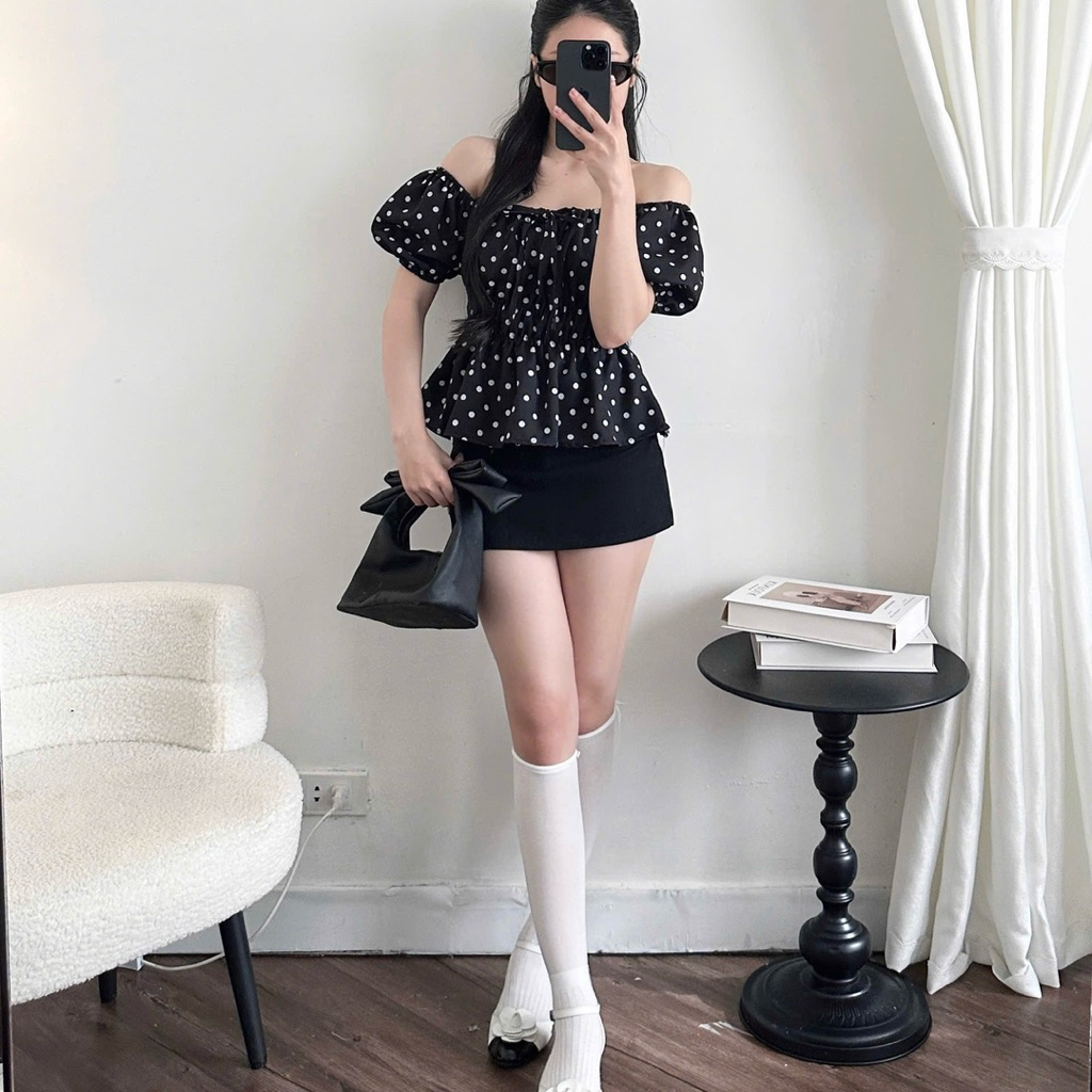 Áo Cổ Vuông Tay Ngắn Phồng Thắt Nơ Ngực Viền Bụng Chấm Bi Form Xoè Babydoll | BigBuy360 - bigbuy360.vn