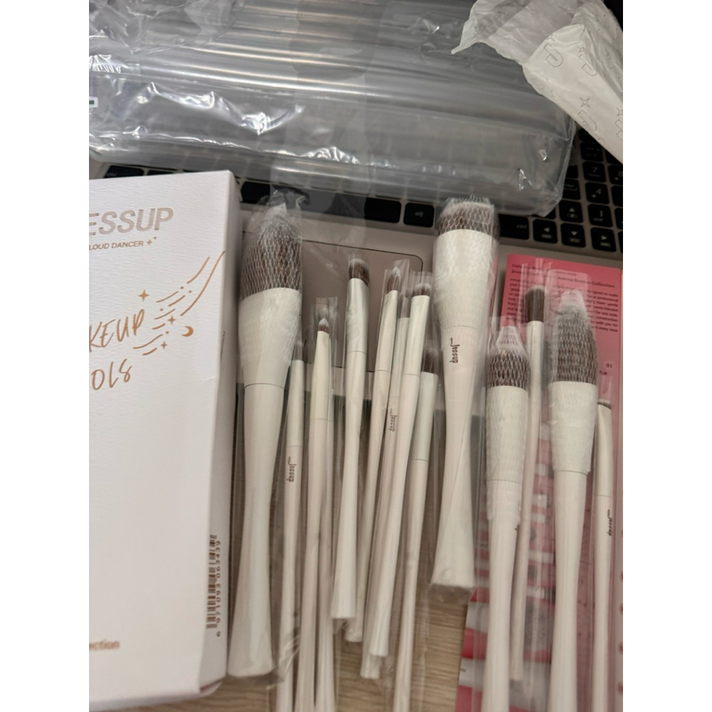 bộ 14 cọ jessup như ảnh