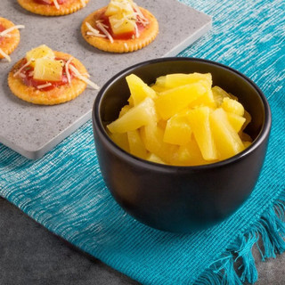 Dứa tươi đóng hộp Dole cắt miếng nhỏ Pineapple tidbits khối lượng 822g