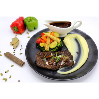 Sốt Tiêu Đen (Black Pepper Sauce) Lee Kum Kee - 230 gram