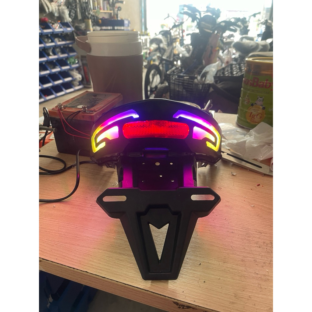 đèn hậu 133 bình lớn 20ah audi 7 màu, không có si nhan