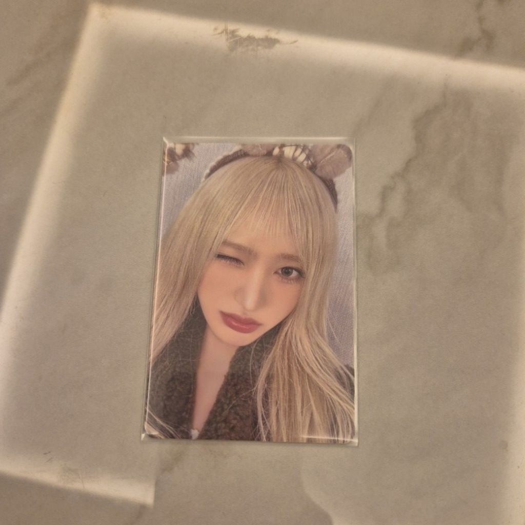 Card ảnh thẻ bo góc LIZ IVE