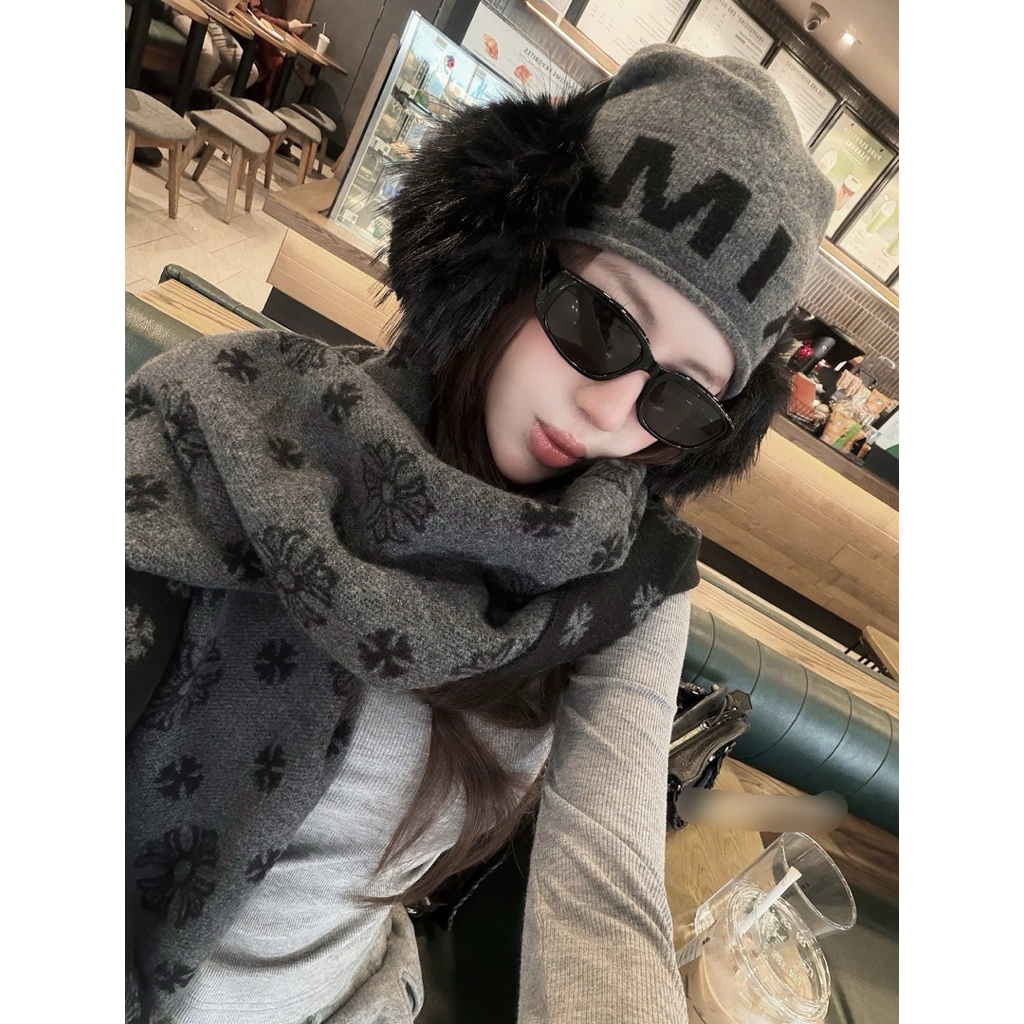 Khăn dạ dài mới về,chất dạ, có 1màu duy nhât, hàng quảng châu