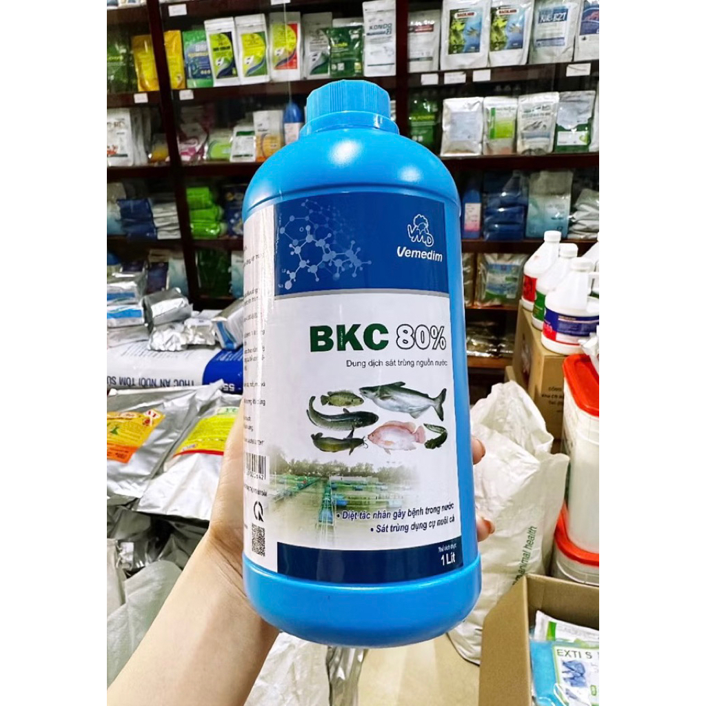 Vemedim BKC 80% Cá mẫu mới - Giúp Ao Cá Hết Nấm, Sát Trùng Ao Hồ, Diệt Khuẩn, Diệt Nấm (Chai 1 lít)