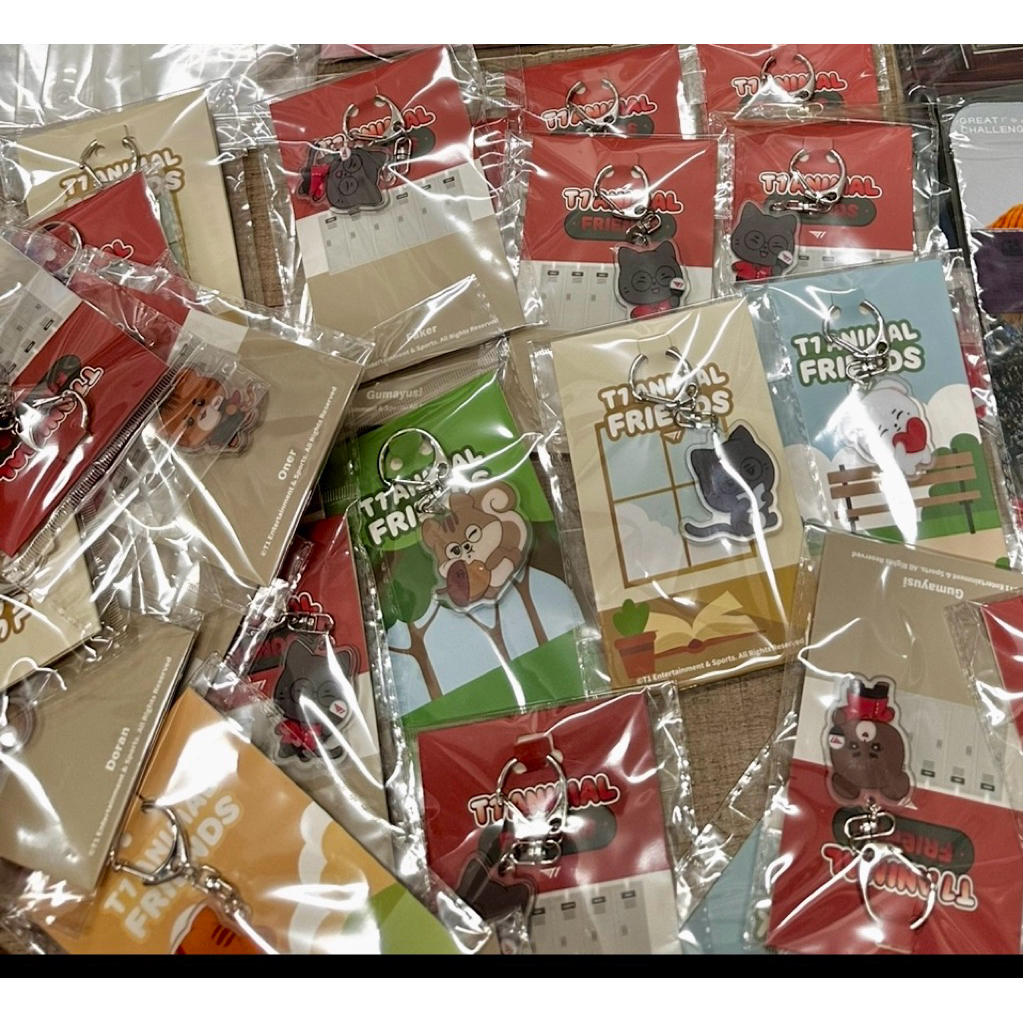 (HÀNG SẴN) 2025 MERCH T1 KEYCHAIN