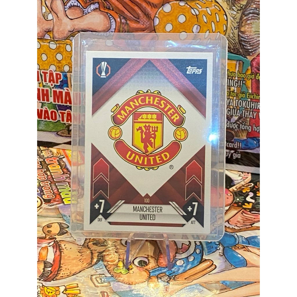 Thẻ Logo Manchester United Topps Match Attax 2024/25 Chính Hãng