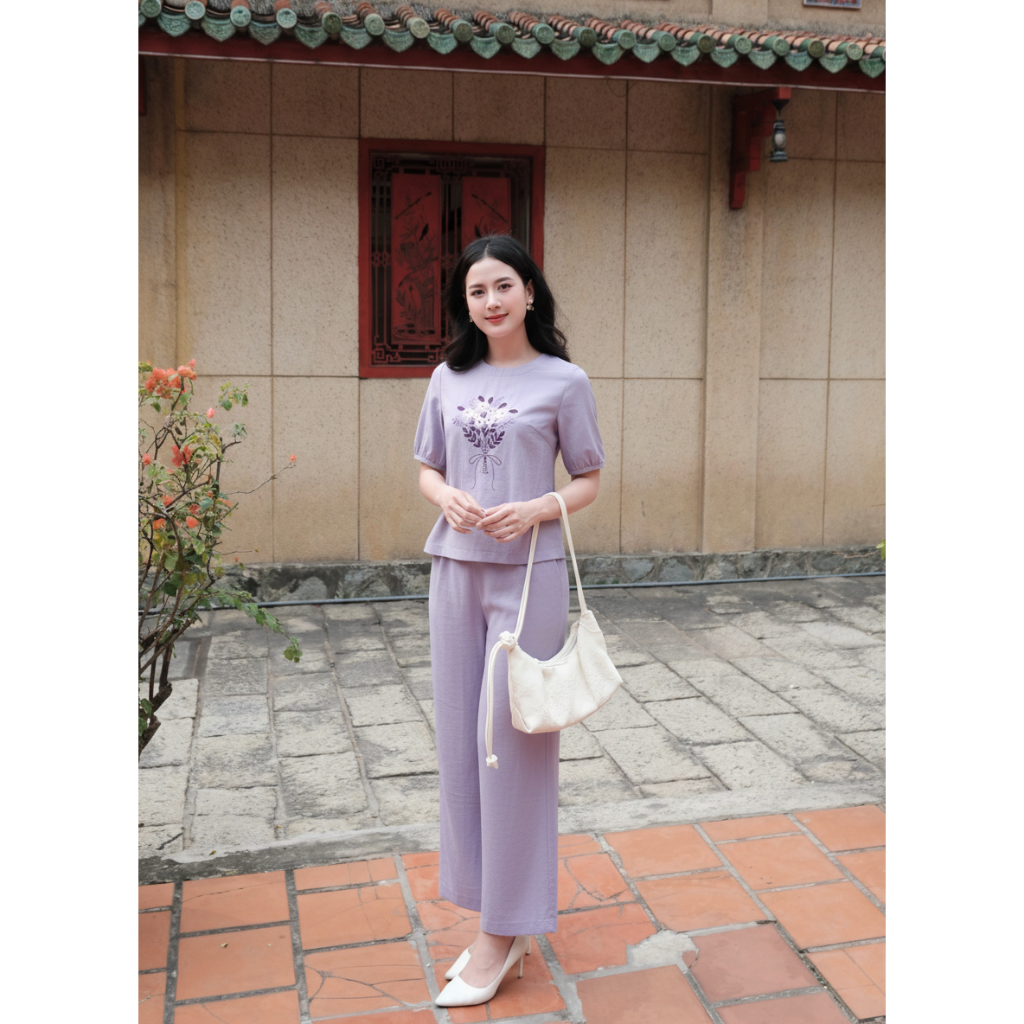 Set Bộ Áo Kiểu Nữ Thêu Hoa Chất Tơ Cao Cấp + Quần Phối Chun Phía Sau (48-65kg) - Thời Trang Thiết Kế SLINE - Qùa tặng mẹ | BigBuy360 - bigbuy360.vn
