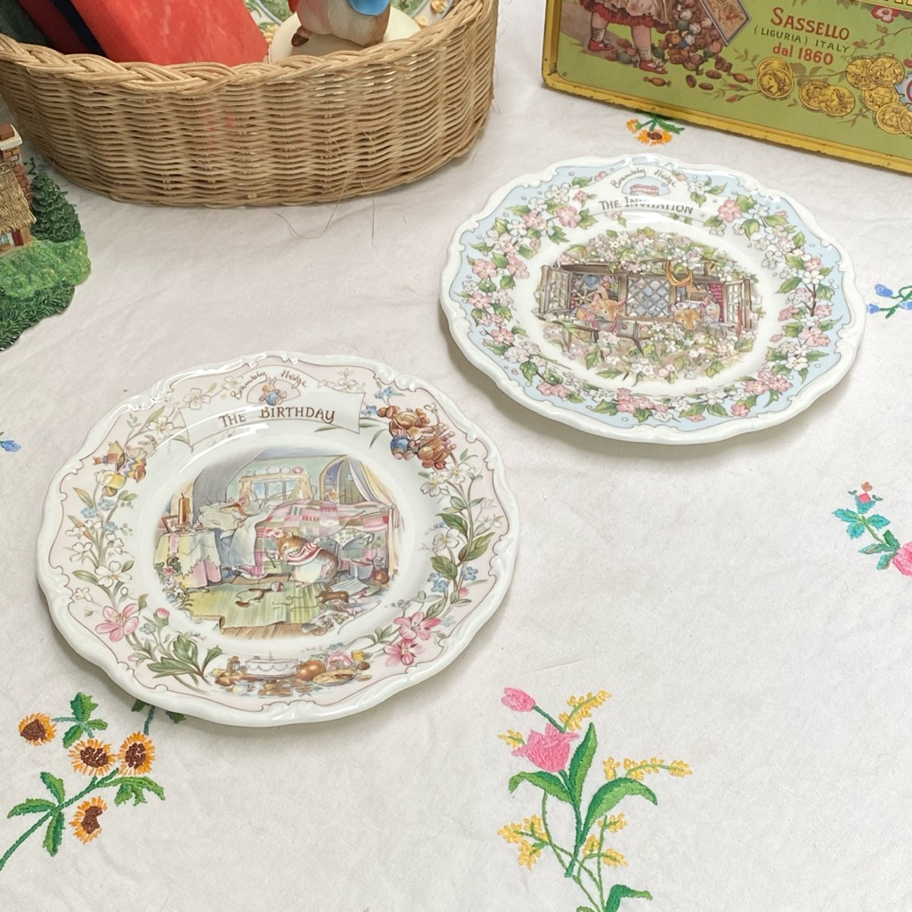 ĐĨA SỰ KIỆN THE INVITATION THE BIRTHDAY BRAMBLY HEDGE ROYAL DOULTON VINTAGE