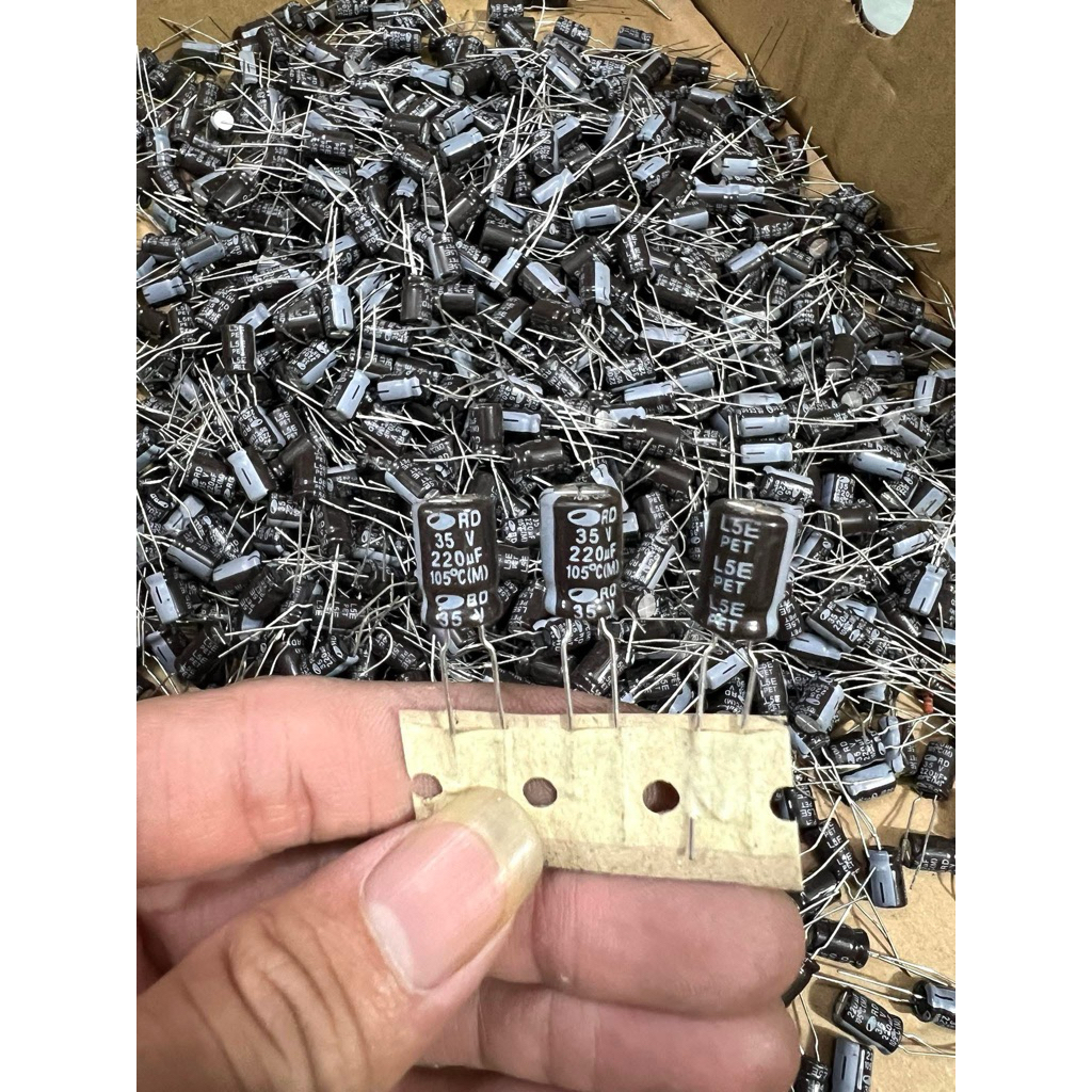 [ 20 con ]  TỤ HOÁ  35V 220UF KT: 8x11.5mm  SAMWHA ( 35V220UF 220UF 35V 220UF35V )