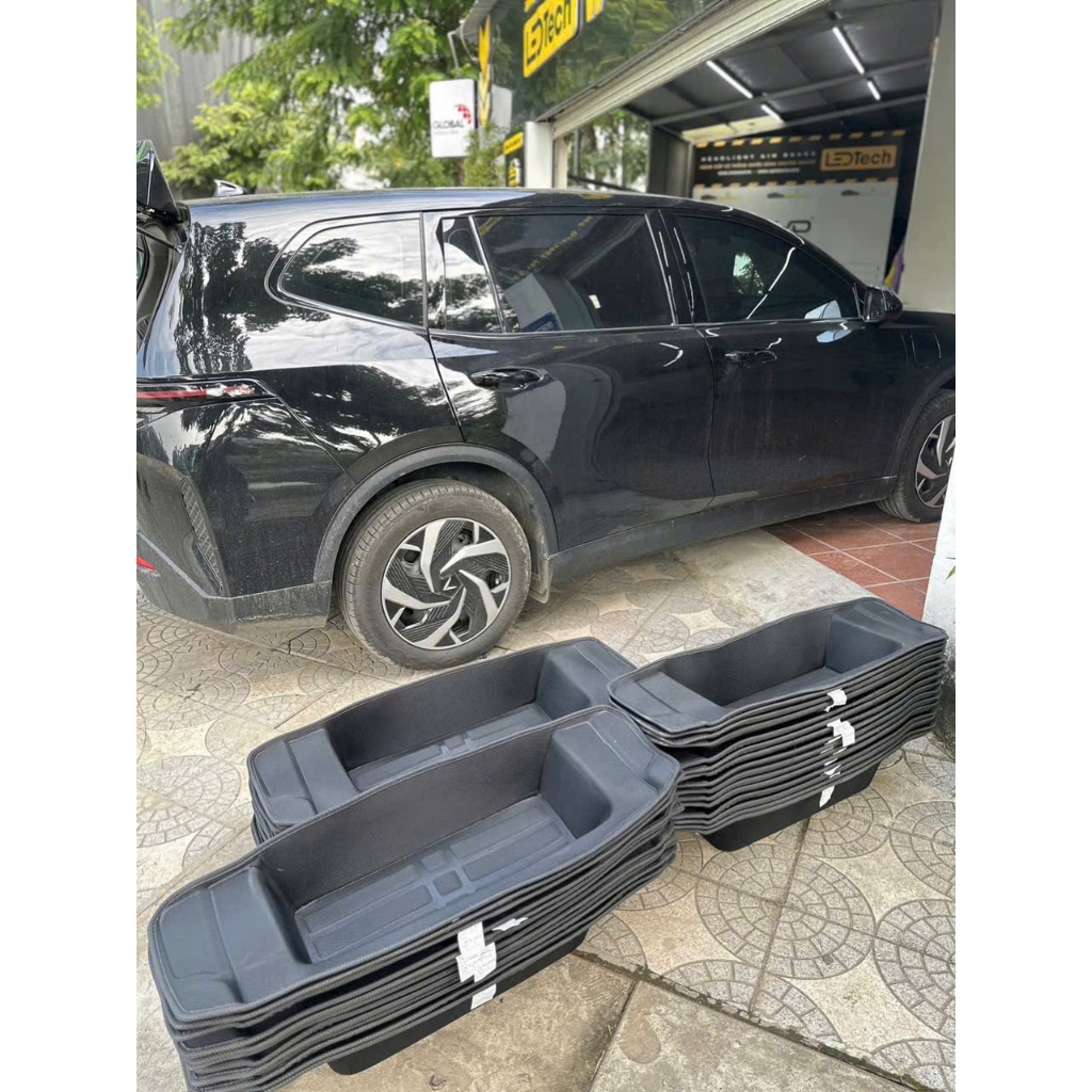 Lót cốp xe Vinfast Limo Green, Khay lót cốp dưới Limo Green