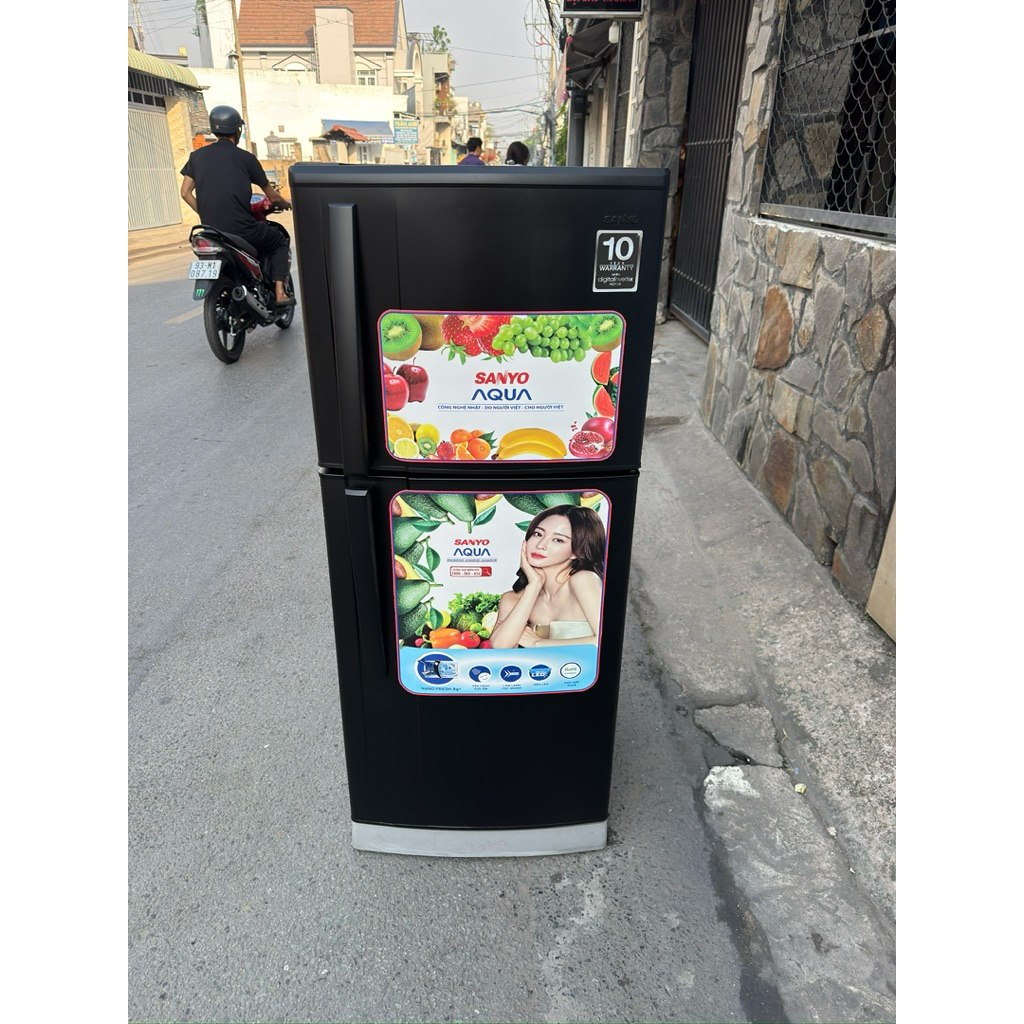 THANH LÝ TỦ LẠNH SANYO 185 lit