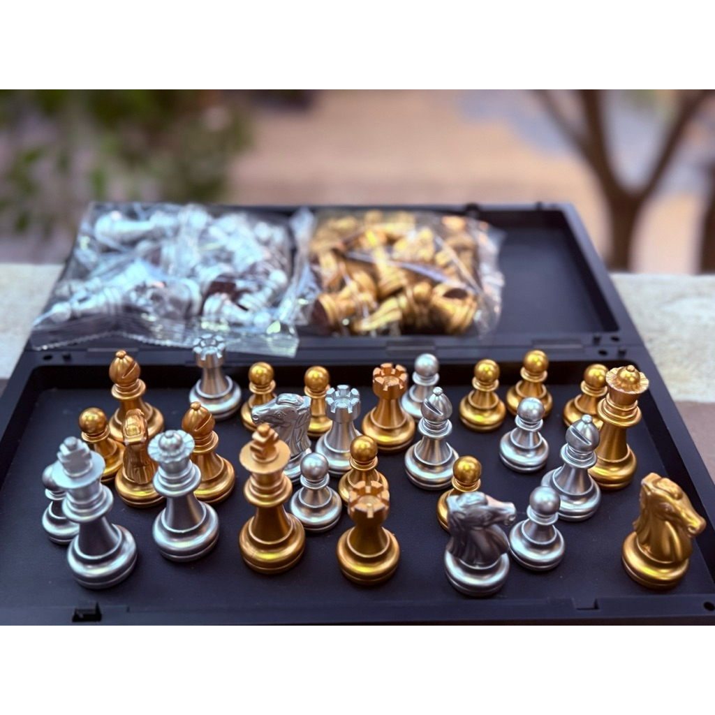 1 Quân Cờ Vua màu Vàng Bạc Thay Thế Bàn Cờ 32cm*32cm chính hãng UB