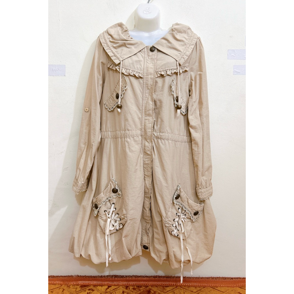 Siêu phẩm áo khoác váy 2hand Nhật Axes Femme kem ren tiểu thư dáng dài