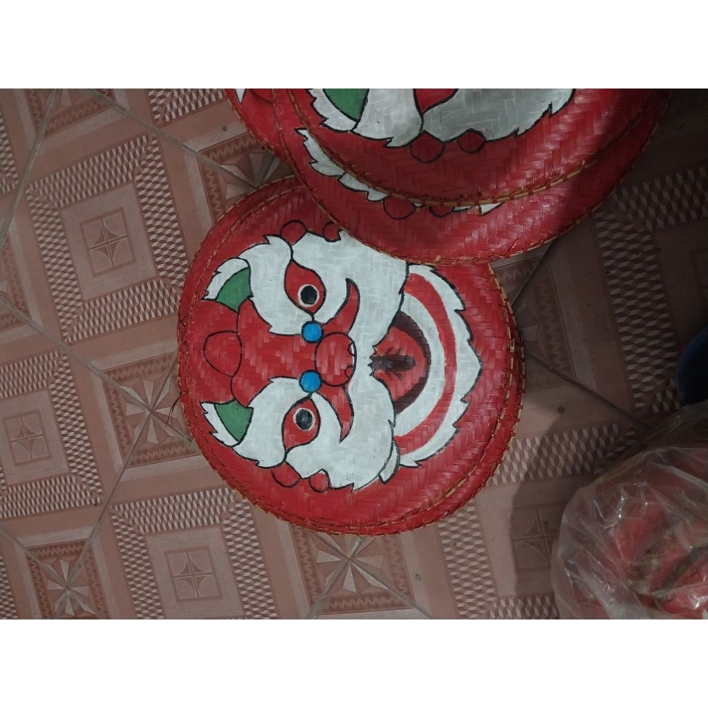 mẹt tre vẽ đầu lân trang trí size 35