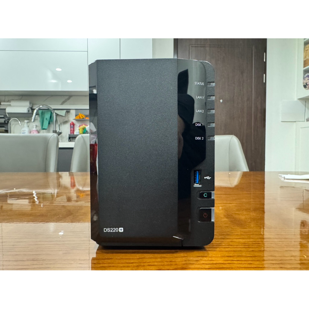 Thiết bị lưu trữ dữ liệu Ds220+