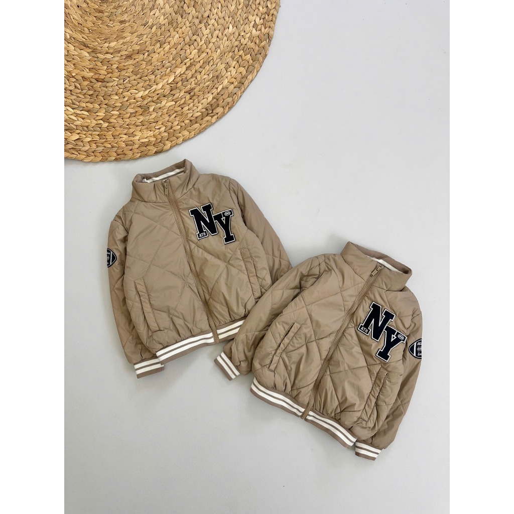 Áo khoác trần bông thêu logo NY ngực cho bé(299)