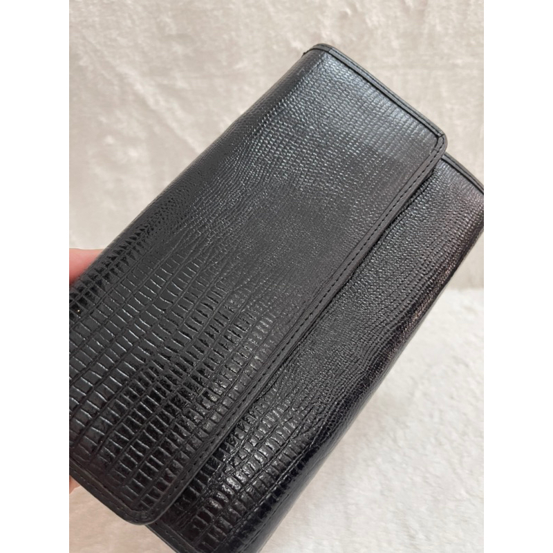 Ví da bò dập vân kỳ nhông