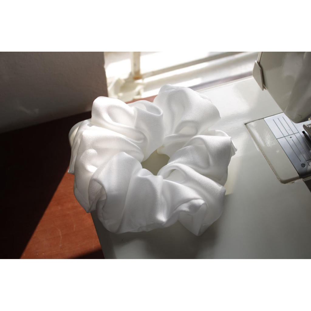 scrunchies lụa màu trắng size to, bồng