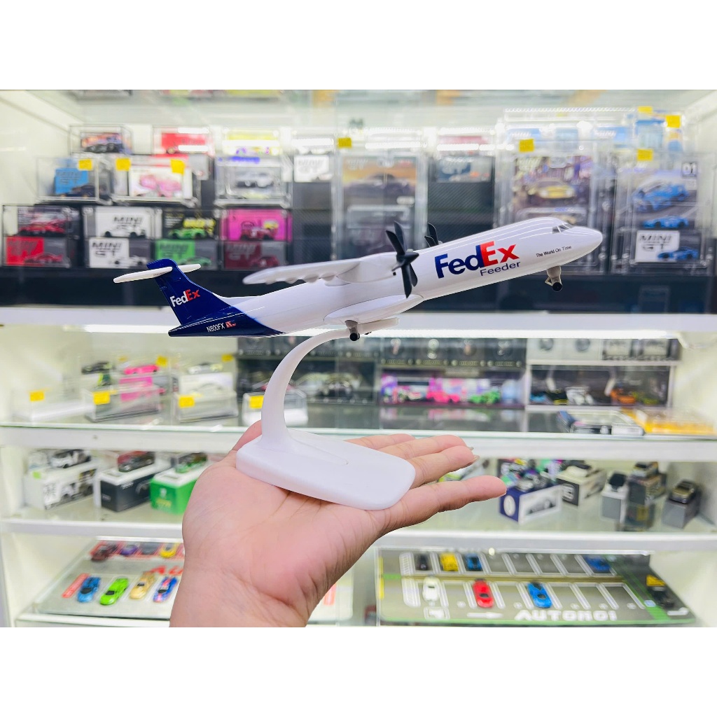 Mô hình máy bay cánh quạt Fedex ATR-72 20cm MB20151