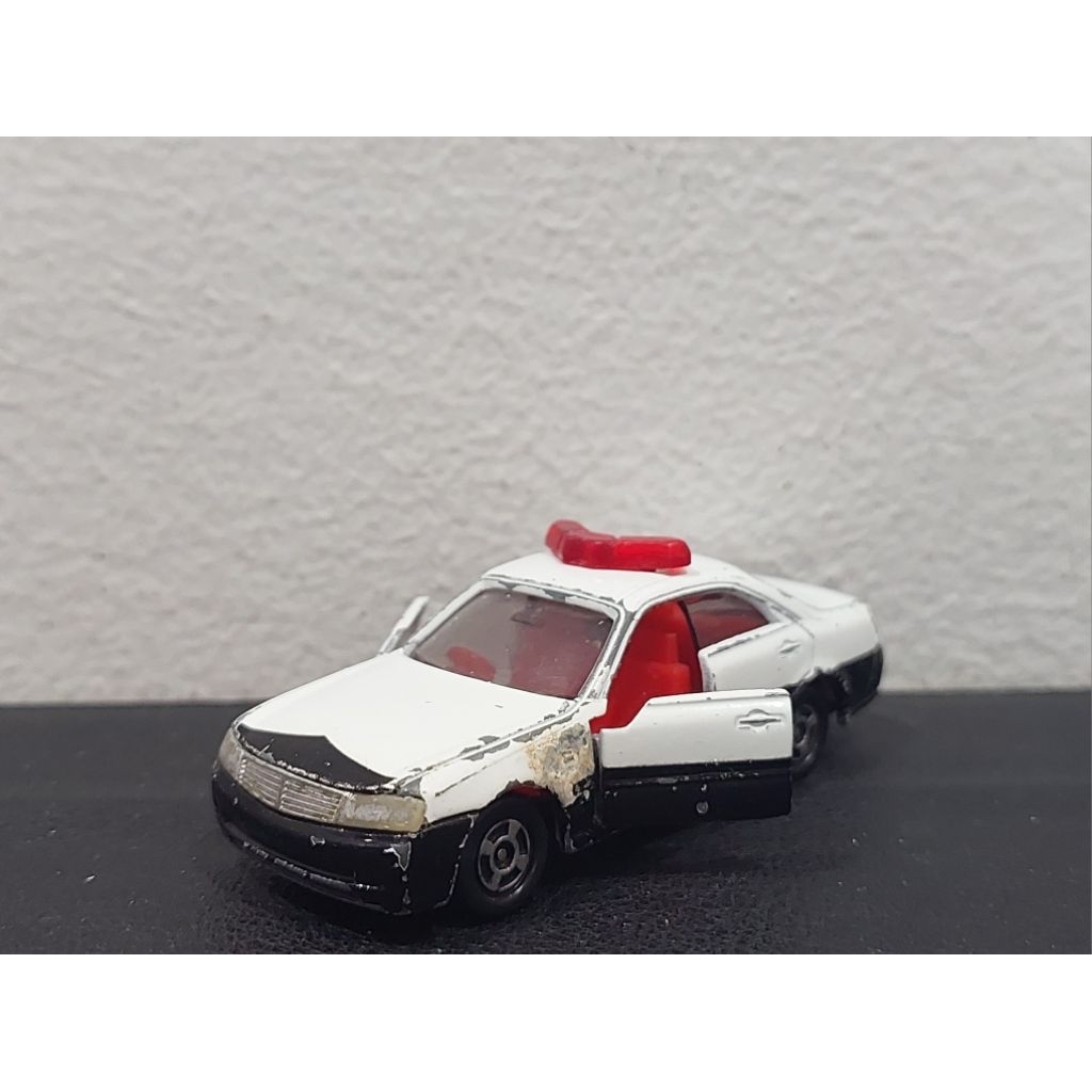 Xe mô hình Tomica No. 58 Nissan Cedric patrol car  - Made in China