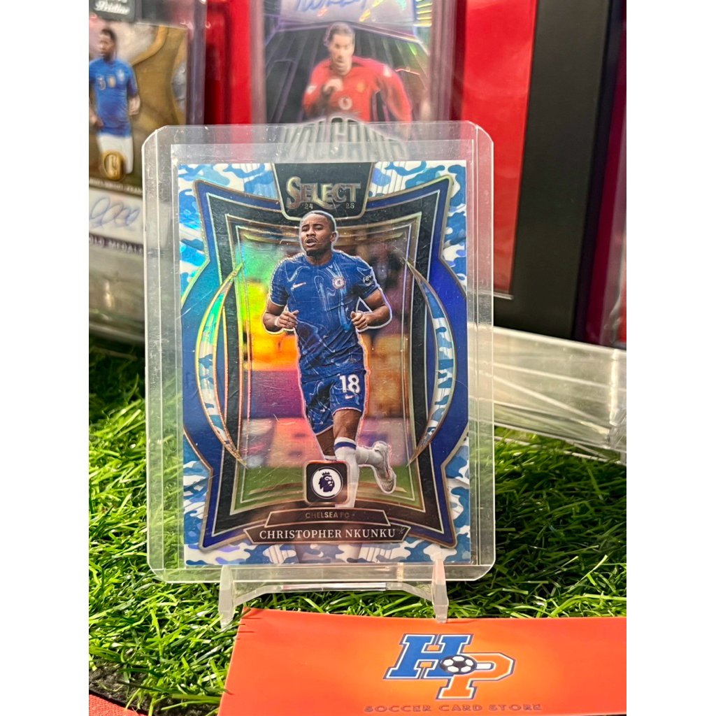 Thẻ bóng đá Nkunku /49 Blue Terrace Panini Select 2024/25