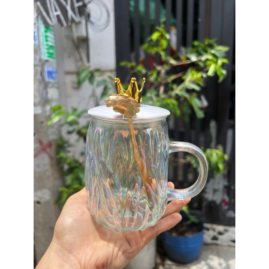 Ly nữ hoàng kèm muỗng