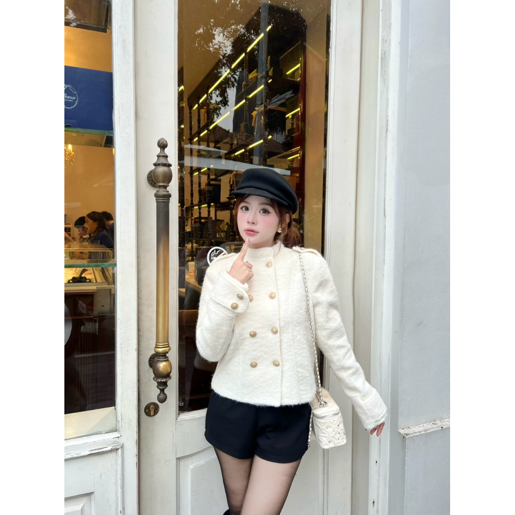 𝐓𝐘𝐀𝐍𝐆 𝐒𝐓𝐔𝐃𝐈𝐎 - Áo khoác dạ ép trắng kem khuy đồng 2 hàng sang chảnh tiểu thư vibe châu âu