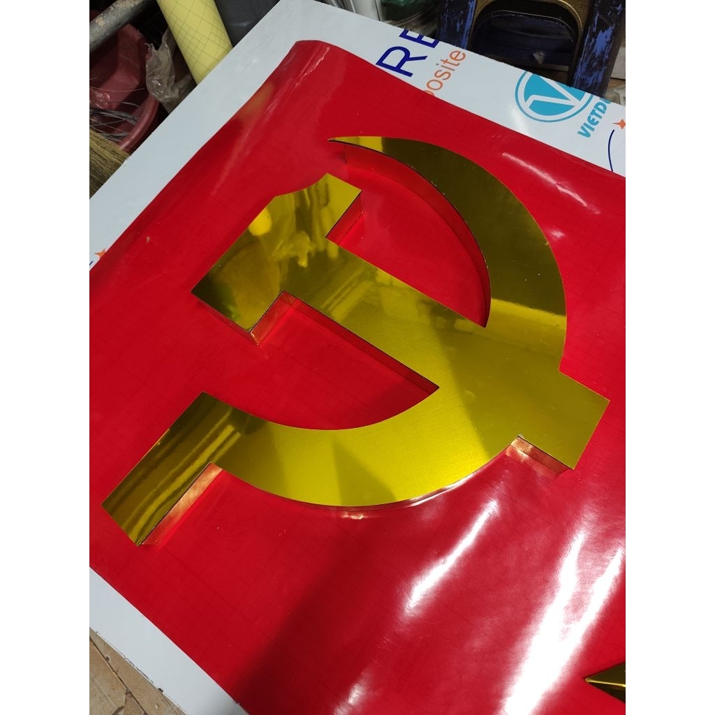 SAO VÀNG BÚA LIỀM chất liệu ALU VÀNG GƯƠNG TREO PHÒNG HỌP, HỘI TRƯỜNG