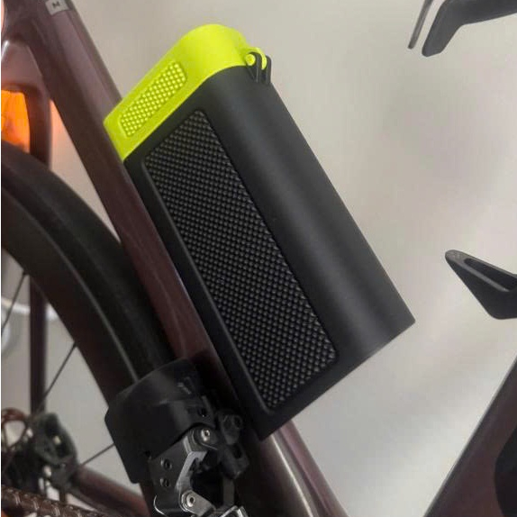 (IN3DSHOP) Hộp nhựa chứa dụng cụ gắn xe đạp thể thao bắt vít chắc chắn