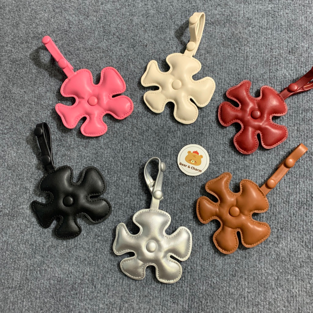 (Ảnh thật) Charm hoa da Pu 5 cánh cách điệu, phụ kiện treo túi xách dễ thương