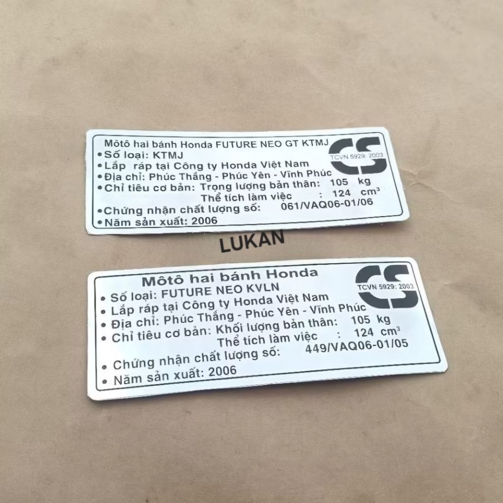 Tem thông số càng gấp, gắp FUTURE NEO 2006. tem cacte năm sản xuất