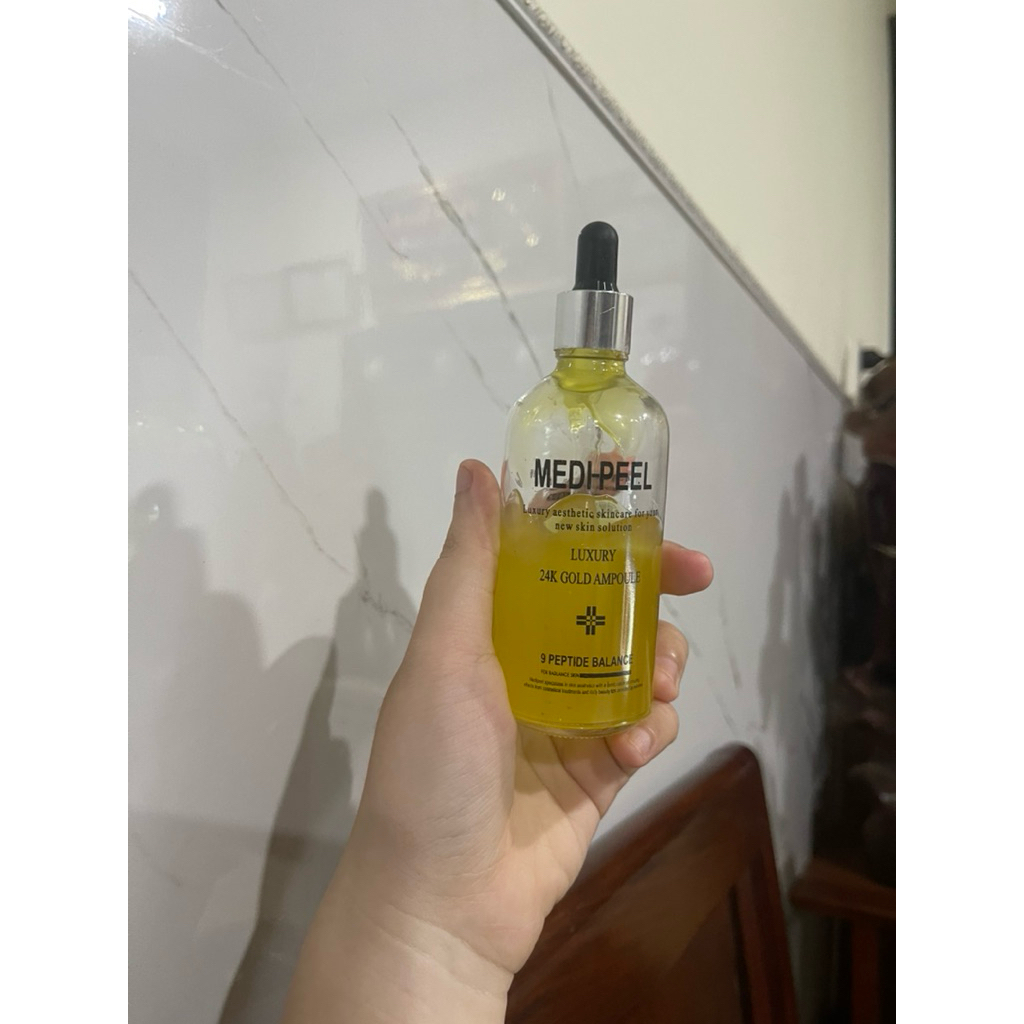 [ SA LE ] Serum vàng 24K Hàng Còn Date 8/208 ( đọc kỹ mô tả trước khi mua )