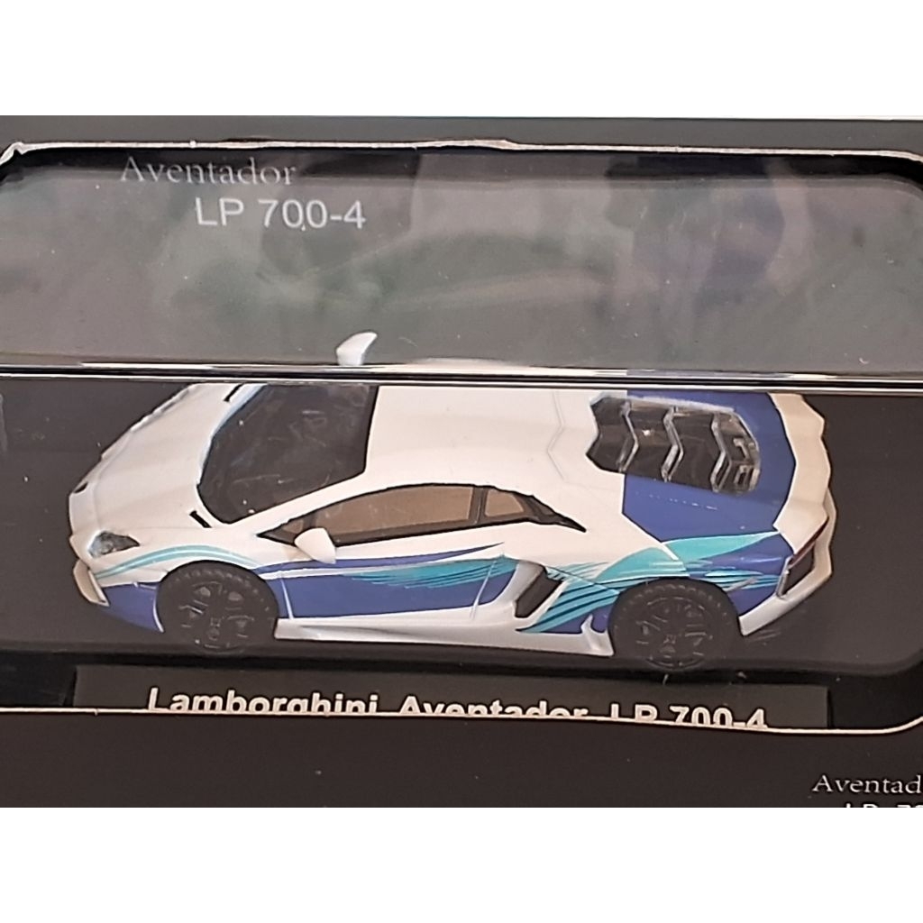 KYOSHO OEM 1/64 - LAMBORGHINI AVENTADOR LP 700-4 MÀU TRẮNG XANH